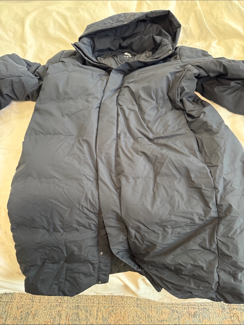 Uniqlo Men's Hooded Puffer Coat in Navy,Water Resistant
